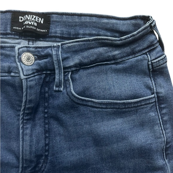 Denizen‎ from Levi’s Women’s High Rise Super Skinny Stretch Jeans 10 / 31W - Picture 2 of 4